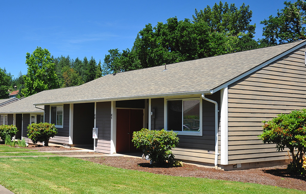 Stonebrook in Sweet Home, OR - Building Photo