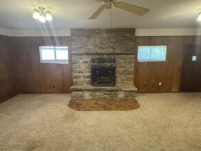 420 N Lydia Ave in Stephenville, TX - Building Photo - Building Photo