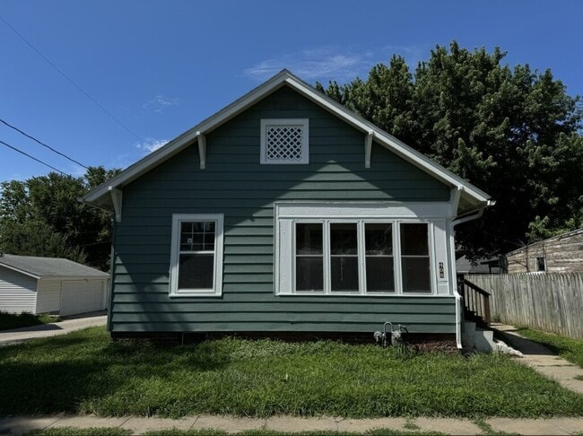 property at 408 E 4th St