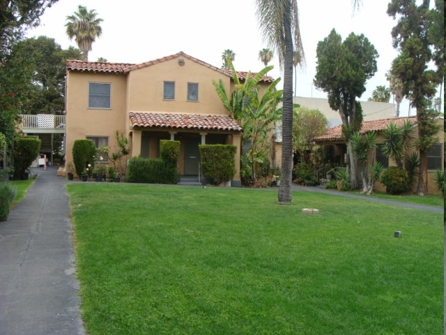 5225 De Longpre Ave in Los Angeles, CA - Building Photo - Building Photo