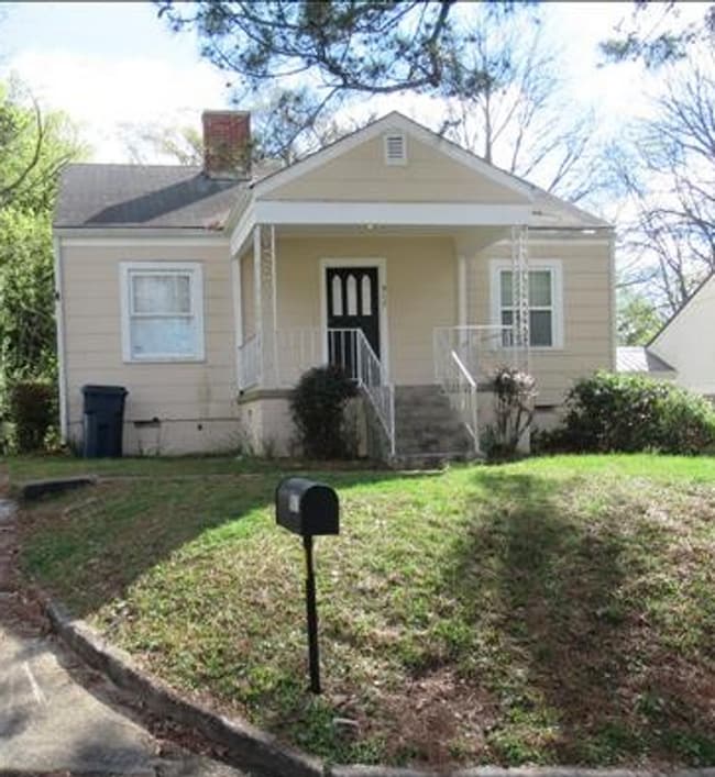property at 917 Jefferson Ave
