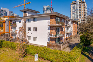 1215 St George Ave in North Vancouver, BC - Building Photo