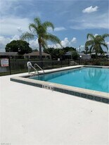1248 SE 7th St in Cape Coral, FL - Building Photo
