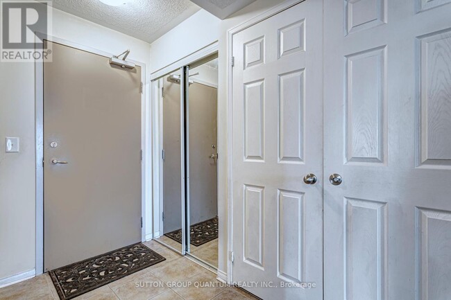 5100-5100 Winston Churchill Blvd in Mississauga, ON - Building Photo - Building Photo
