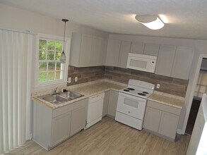 145 Summerhill Rd in Fayetteville, NC - Building Photo - Building Photo