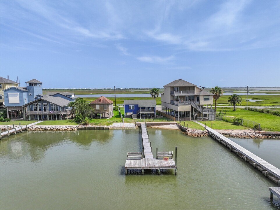 11708 Sportsman Rd in Galveston, TX - Building Photo