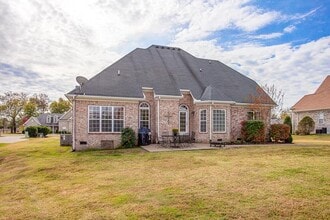 1040 Pittman Dr in Gallatin, TN - Foto de edificio - Building Photo