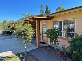 2095 Pineapple Ave in Melbourne, FL - Building Photo