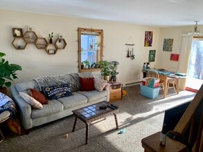 1023 E Madison St in Eau Claire, WI - Building Photo - Building Photo