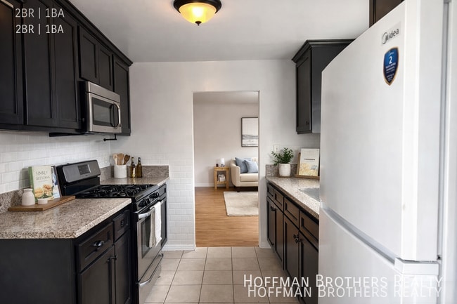 14843 Sylvan St in Los Angeles, CA - Building Photo - Building Photo