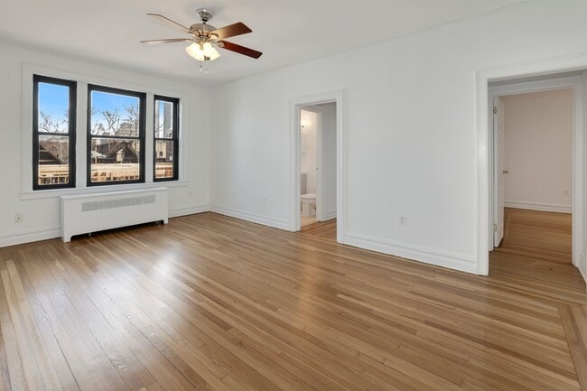 56 Glenwood Ave in Jersey City, NJ - Building Photo - Building Photo