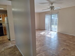 1204 Regent St in Edgewater, FL - Building Photo - Building Photo