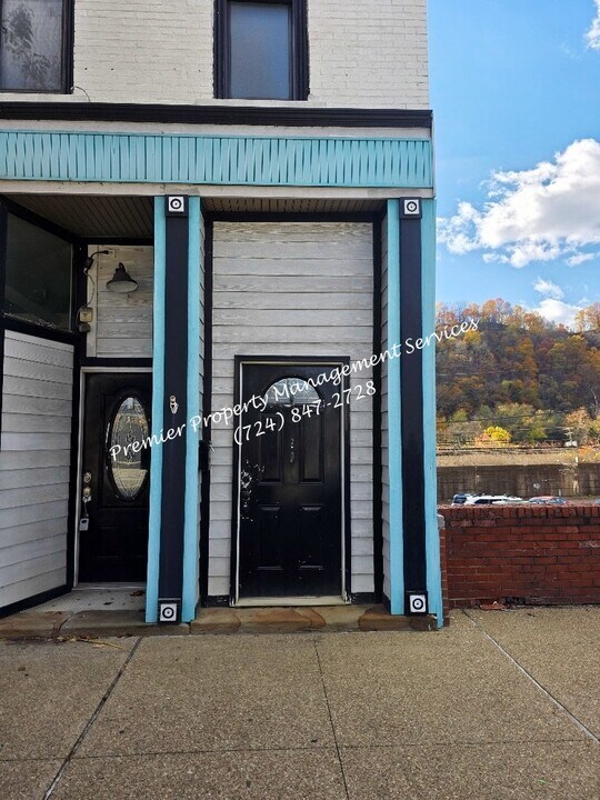 916 3rd Ave in New Brighton, PA - Building Photo