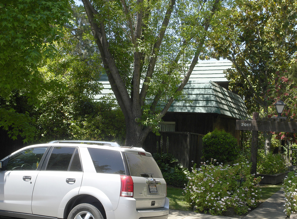 2011 Sierra Rd in Concord, CA - Building Photo