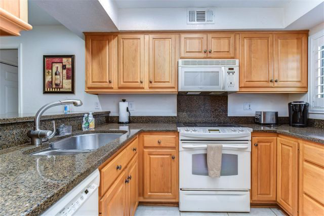 13 Albro St in Providence, RI - Building Photo