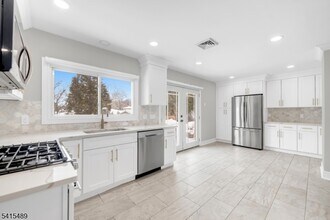 475 Cedar Ln in Paramus, NJ - Building Photo - Building Photo