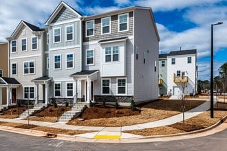 1017 Hemlock Cone Wy in Morrisville, NC - Building Photo - Building Photo