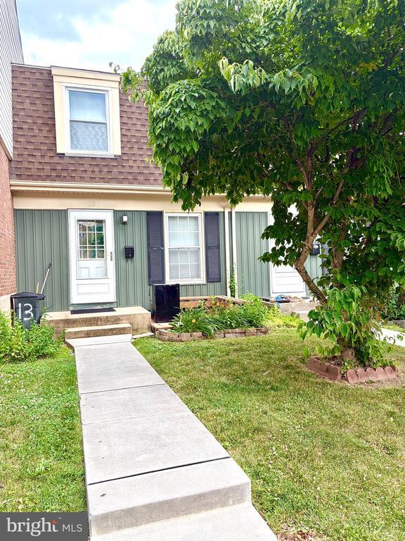 property at 13 Mitnick Ct