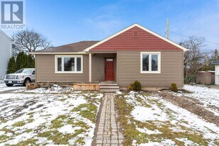 18 Princess St in St Catharines, ON - Building Photo