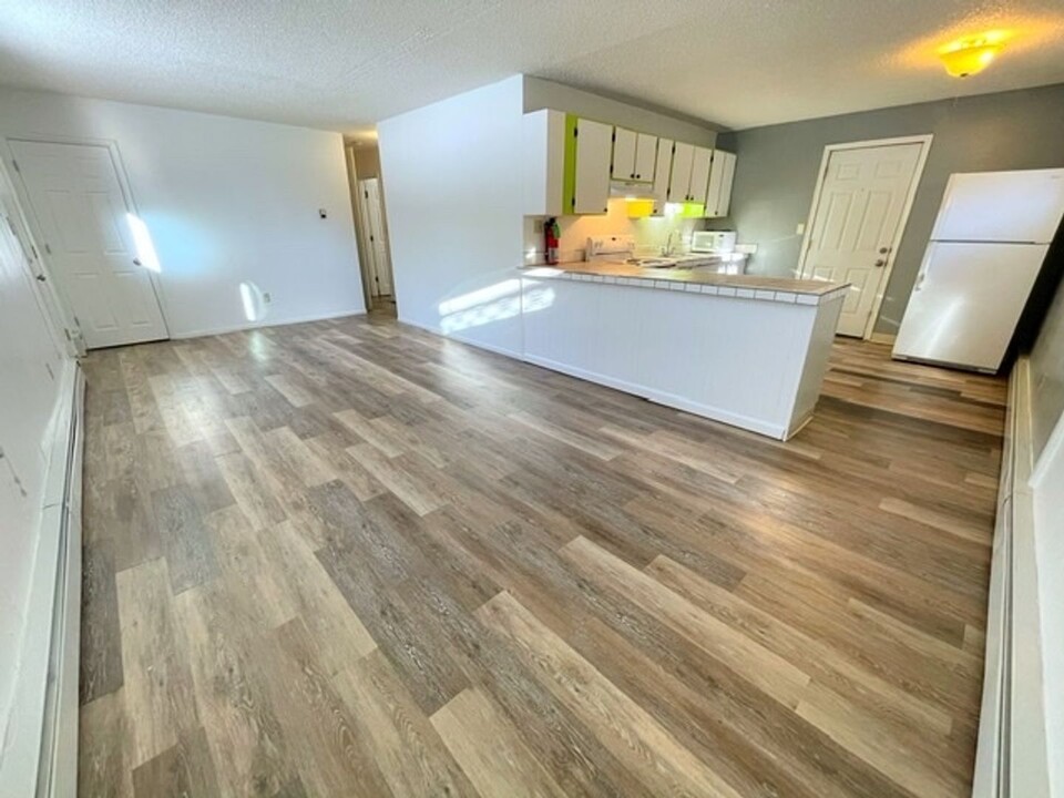 125 Meyer St-Unit -2 in Anchorage, AK - Building Photo