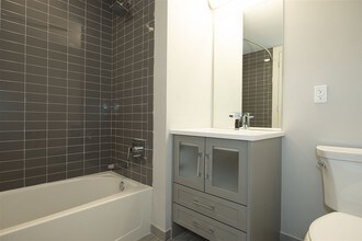461 Newark Ave in Jersey City, NJ - Building Photo - Building Photo