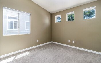 23632 Big Horn Walk in Santa Clarita, CA - Building Photo - Building Photo