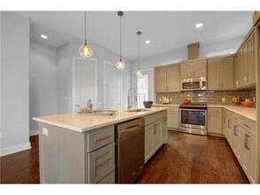7104 Blessing Ave in Austin, TX - Building Photo - Building Photo