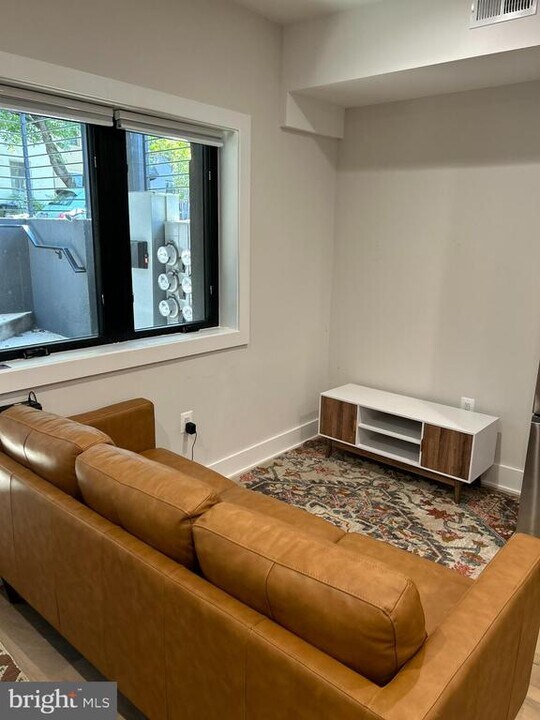 2238 Ontario Rd NW in Washington, DC - Building Photo