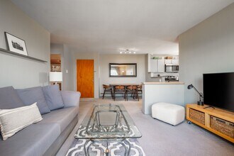 161 Calle Ojo Feliz in Santa Fe, NM - Building Photo - Building Photo