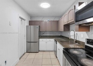 14013 SW 90th Ave in Miami, FL - Building Photo - Building Photo