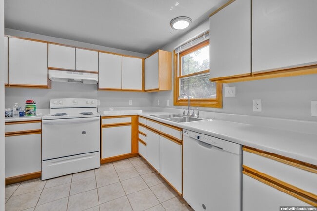 property at 2795-2797-2797 St Ann Dr