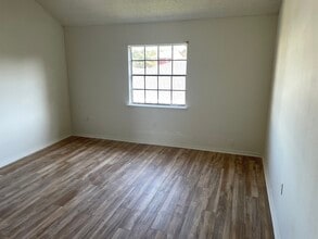 1117 Evergreen Dr in Gretna, LA - Building Photo - Building Photo