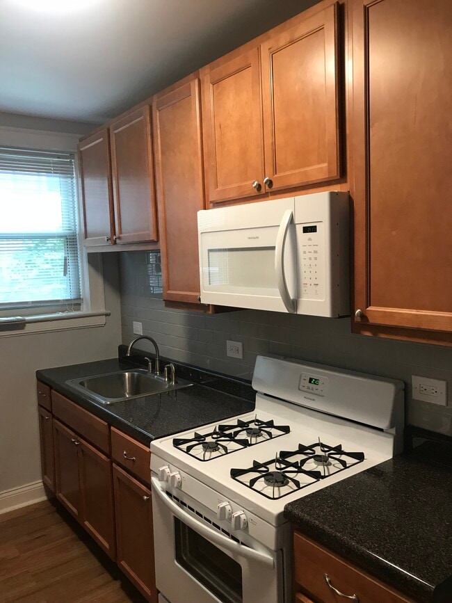 322-330 W Washington Blvd