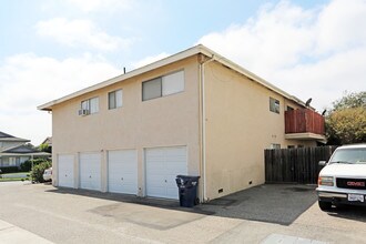 16802 Bardon Ln in Huntington Beach, CA - Building Photo - Building Photo