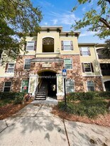 10123 Courtney Palms Blvd in Tampa, FL - Building Photo