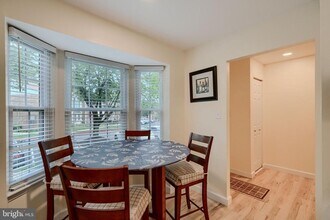 6608 Ducketts Ln in Elkridge, MD - Building Photo - Building Photo