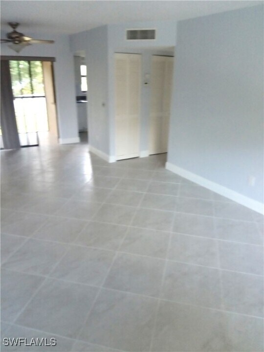 1460 Green Valley Cir in Naples, FL - Building Photo