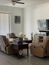 12484 Bergstrom Bay Dr in Riverview, FL - Building Photo - Building Photo