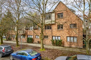 Twin Gables in Seattle, WA - Building Photo