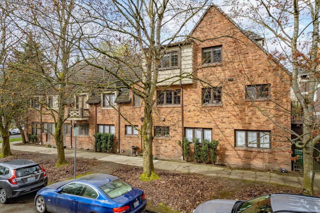 Twin Gables in Seattle, WA - Building Photo