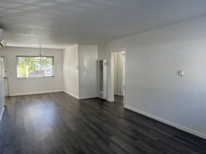 811 1/2 W Main St in Grass Valley, CA - Building Photo - Building Photo