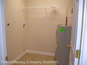 110 Hurstfield Dr in Radcliff, KY - Building Photo - Building Photo