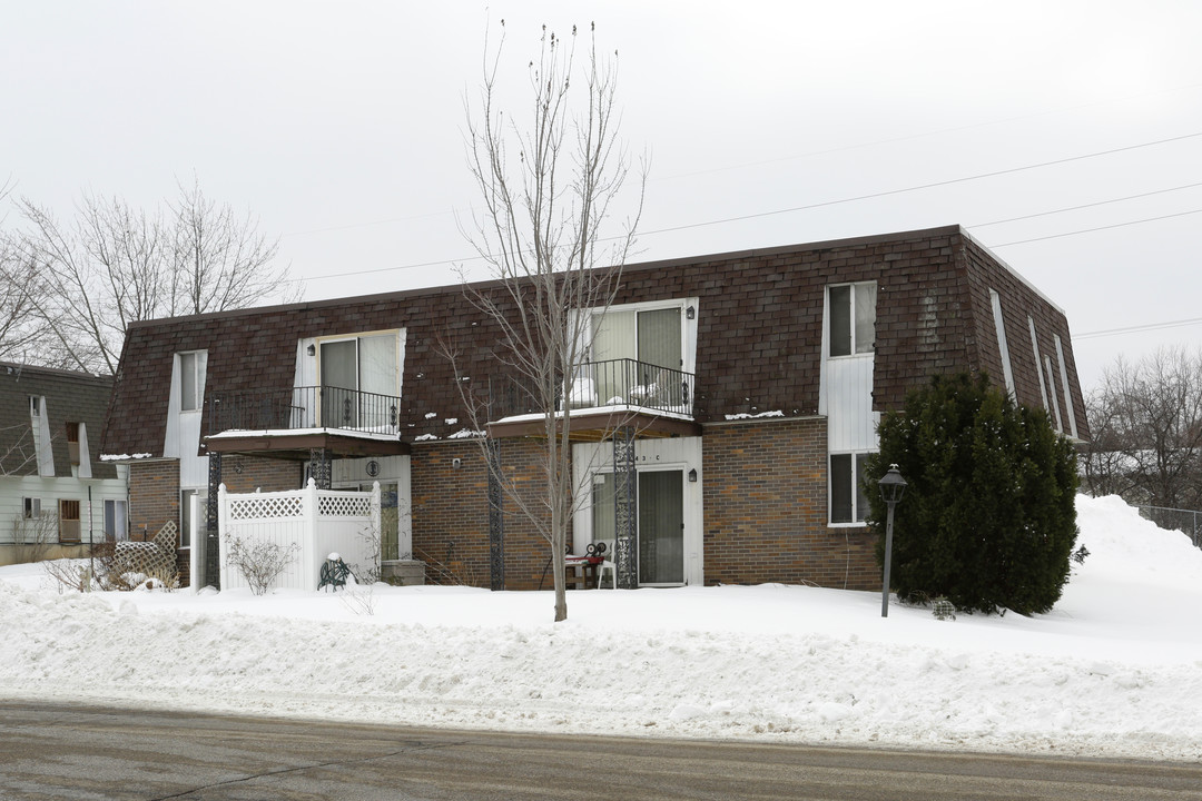 4243-4245 SE Oak Park Dr in Grand Rapids, MI - Building Photo
