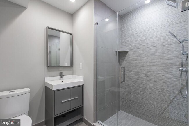 720 S Sartain St in Philadelphia, PA - Building Photo - Building Photo