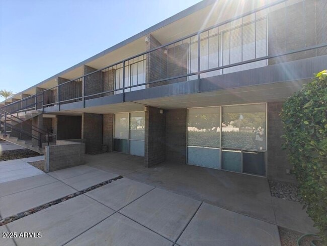 7601 E 2nd St in Scottsdale, AZ - Foto de edificio - Building Photo