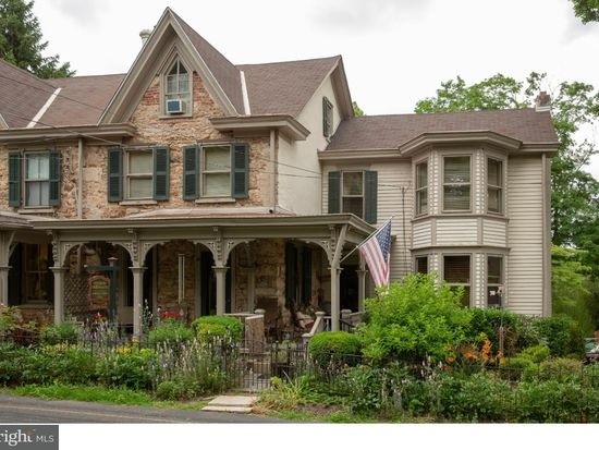 Solebury House in New Hope, PA - Building Photo