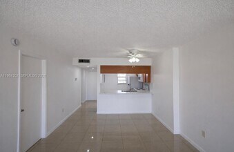 14185 SW 87th St in Miami, FL - Building Photo - Building Photo