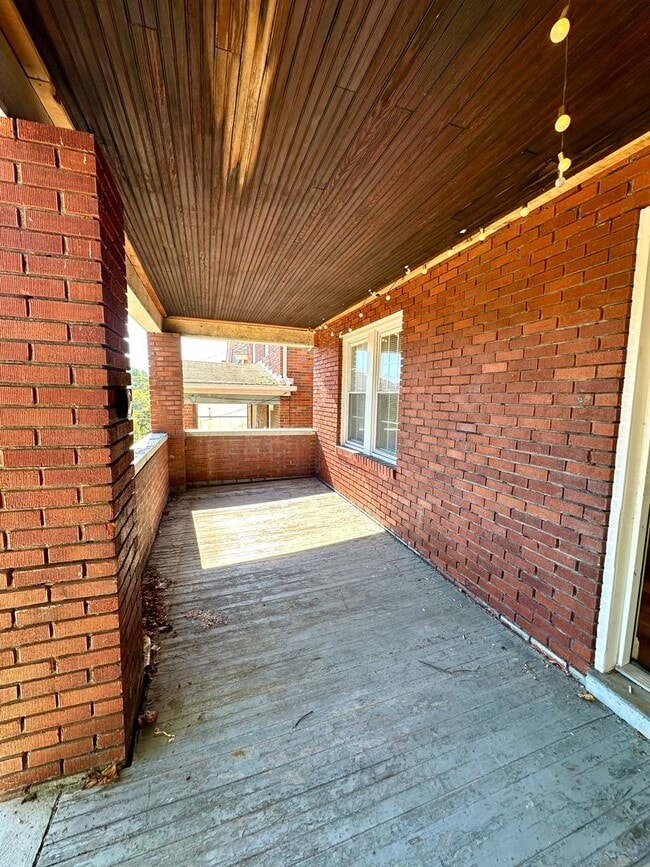 2034 Redrose Ave in Pittsburgh, PA - Building Photo - Building Photo