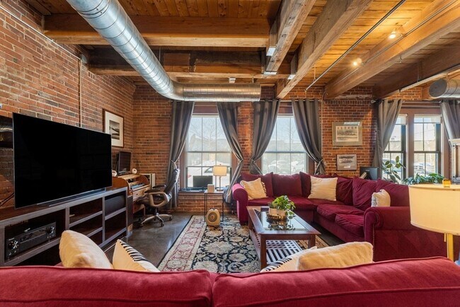 9 W Broadway in Boston, MA - Foto de edificio - Building Photo