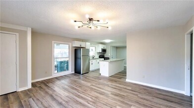 755 Fallview Dr in Forest Park, GA - Building Photo - Building Photo